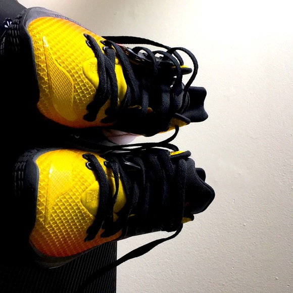 Kyrie low 2 sunset - Picture 3 of 3